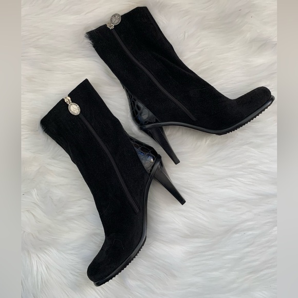 Donald J. Pliner Black Suede Heeled Boots Inside Zipper Size 8 1/2 M Women - Picture 12 of 13